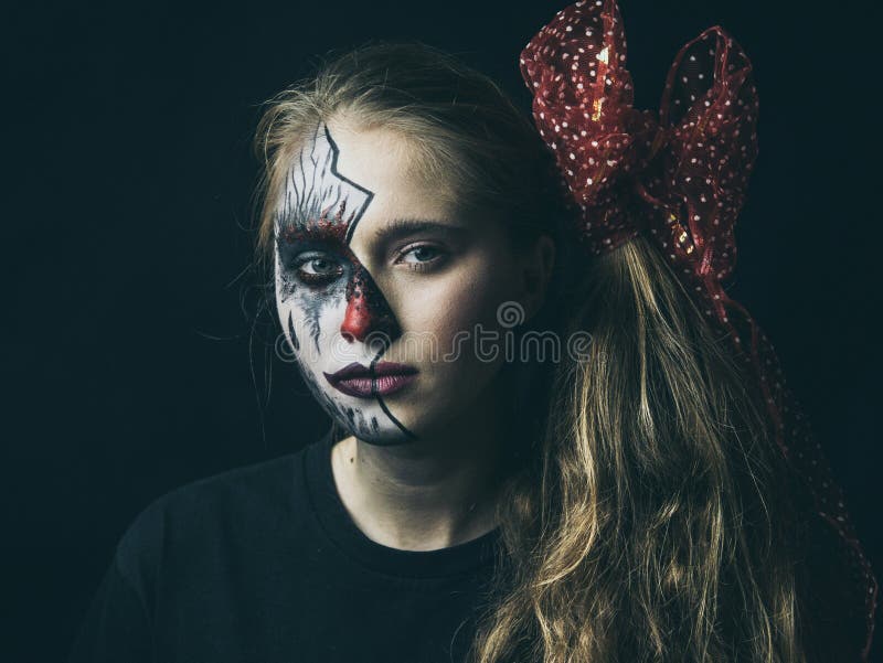 maquillage halloween poupée