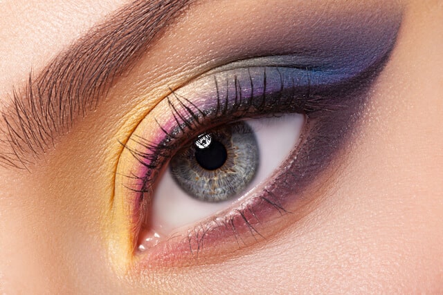 maquiller les yeux bleus